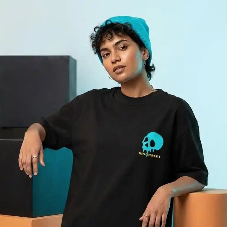 black-dripping-skull-oversized-t-shirt-front female model Standing